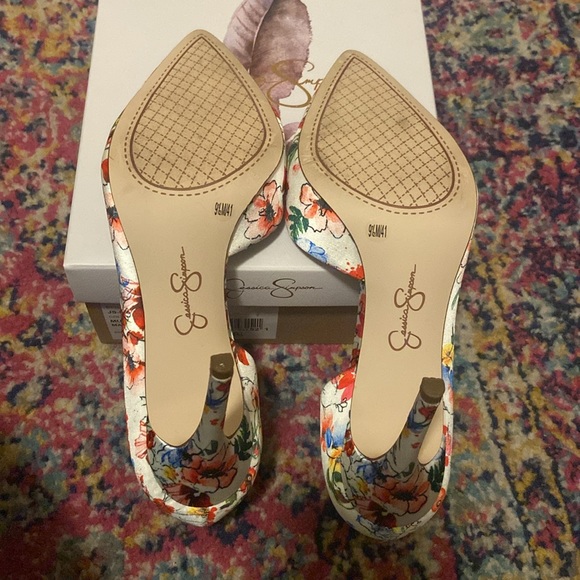 Jessica Simpson JS-Paryn Maxwell Floral Print D’Orsay Pumps - Picture 6 of 9